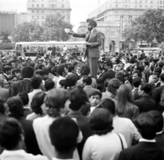 Egyesült Királyság, London, Hyde Park, Speakers' Corner (Szónokok Sarka). Háttérben a Márvány Diadalív (Marble Arch)., 1972, Fortepan/Album036, Fortepan #184359