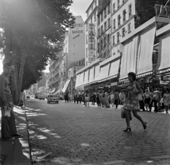 Franciaország, Párizs, Boulevard de Rochechouart a Rue Belhomme torkolata felé nézve., 1974, Fortepan/Album036, Fortepan #184382