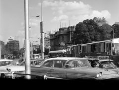 Egyiptom, Kairó, a Qasr El Nil Nílus híd keleti hídfője a Tahrir tér felé nézve., 1974, Fortepan/Album036, Fortepan #184470