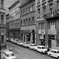 Magyarország, Budapest V., Semmelweis utca 21., a Fővárosi 3. sz. Építőipari Vállalat női munkásszállása., 1982, Horváth Péter, Budapest, Fortepan #184648