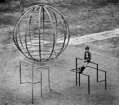 Hungary, Újpalota, Budapest XV., játszótér a Zsókavár utca 52. számú ház előtt., 1976, Horváth Péter, playground, Budapest, Fortepan #184656