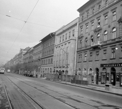 Magyarország, Budapest VII., Erzsébet (Lenin) körút, az újjáépült Madách Színház., 1960, Kotnyek Antal, utcakép, telefonfülke, lámpaoszlop, Budapest, Fortepan #18480