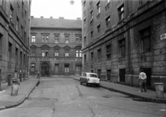 Magyarország, Budapest VIII., Lippa utca a Lósy Imre utcától a Práter utca felé nézve., 1971, Kende János, Budapest, Moszkvics 407, Fortepan #185126