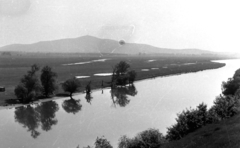 Magyarország, Szegi, (ekkor Bodrogszegi része, ma önálló), a Bodrog folyó, háttérben a Kopasz-hegy., 1972, Kende János, Fortepan #185144