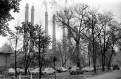 Magyarország, Ózd, Bajcsy-Zsilinszky Endre utca, háttérben az Ózdi Kohászati Üzemek., 1975, Kende János, Skoda 100, parkoló, VAZ 2101, Wartburg 353, Fortepan #185240