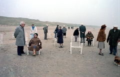 Hollandia, pihenő az Északi-tenger partján. A felvétel az Irány Hollandia című dokumentumfilm (holland-magyar koprodukció, rendező Hilde van Oostrum, operatőr Kende János) forgatása alkalmával készült., 1985, Kende János, Fortepan #185312