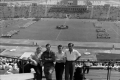 Magyarország, Népstadion, Budapest XIV., ünnepség az 1949. évi XX. törvény, a Magyar Népköztársaság Alkotmánya ötödik évfordulója alkalmából 1954. augusztus 20-án., 1954, Tóth Tibor, Budapest, csoportkép, stadion, Fortepan #185555