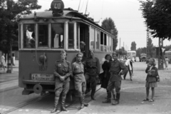 Magyarország, Budapest XVIII., Béke tér, balra a Királyhágó utca - Üllői út (Vörös Hadsereg útja) sarok., 1954, Tóth Tibor, villamos, viszonylattábla, Budapest, katona, Fortepan #185568