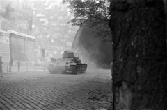 Magyarország, Budapest I., Alagút utca, az Alagút krisztinavárosi bejárata., 1956, Tóth Tibor, alagút, T-34 tank, Budapest, Fortepan #185585