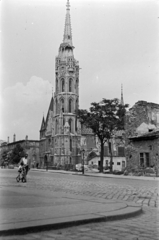 Magyarország, budai Vár, Budapest I., a Tárnok utca a Balta köznél, szemben a Mátyás-templom., 1953, Tóth Tibor, Budapest, neogótika, Fortepan #185623