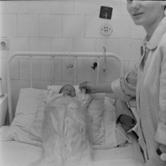 1968, MHSZ, medical institution, newborn, iron bed, baby duvet, hold hands, Fortepan #18564