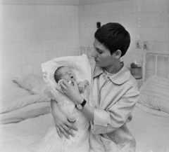 1968, MHSZ, medical institution, wrist watch, newborn, baby duvet, hold in arms, Fortepan #18565