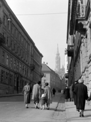 Hungary, Budapest I., Hunyadi János út, szemben balra a Szalag utca torkolata, távolabb a Mátyás-templom látszik., 1960, Kádár József, Budapest, street view, Fortepan #185824