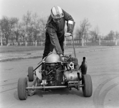 Magyarország, Népliget, Budapest X., Marjai Tamás a Szigethalmi Vasas mozgássérült gokart versenyzője., 1965, MHSZ, Budapest, Fortepan #185896