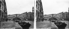 Olaszország, Velence, Riva del Vin, jobbra a Canal Grande, szemben a Rialto híd., 1930, Kárpáti György Mór, sztereófotó, Fortepan #185978