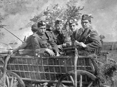 Leventék bevonuláskor., 1941, Jankovszky György, chariot, youth military organisation, Fortepan #18630