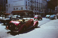 France, Paris, Rue Saint-Antoine., 1960, Lugosi Szilvia, convertible, colorful, Citroën-brand, Fortepan #186321