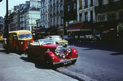 France, Paris, Rue Saint-Antoine., 1960, Lugosi Szilvia, Philips-brand, convertible, colorful, number plate, Fortepan #186323