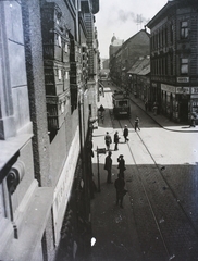 Hungary, Budapest VII., Klauzál utca., 1917, Fortepan, hat, sign-board, street view, genre painting, tram, tram stop, Budapest, public transport line number, Fortepan #18666