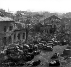 Magyarország, Budapest I., a romos Déli pályaudvar az Alkotás utca felől nézve., 1945, Fortepan, Budapest, járműroncs, Fortepan #186693