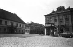 Hungary, Óbuda, Budapest III., Fő tér, balra a Kórház utca - Harrer Pál utca sarok, jobbra a Tanácsháza (később Polgármesteri Hivatal)., 1965, Fortepan/Album037, Budapest, Fortepan #186746