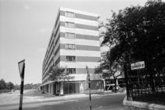 Hungary, Budapest II., a Szépvölgyi út a Lajos utca kereszteződésétől az Árpád fejedelem útja felé nézve, háttérben a Margitsziget., 1966, Fortepan/Album037, Budapest, Fortepan #186758