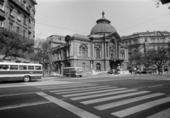 Hungary, Budapest XIII., Szent István körút, szemben a Vígszínház, balra a Pannónia utca, jobbra a Ditrói Mór utca., 1965, Fortepan/Album037, Budapest, bus, Fortepan #186794