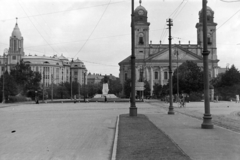 Magyarország, Debrecen, Piac utca (Ferenc József út), szemben középen a Kossuth-szoborcsoport, jobbra a Református Nagytemplom., 1943, Fortepan/Album038, Fortepan #186842