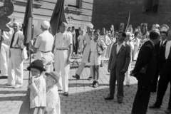 Hungary, Budapest VIII., Mosonyi utca a Fiumei út közelében, május 1-i ünnepség résztvevői., 1948, Fortepan/Album038, Budapest, white dress, girl, kid, men, march, uniform, Fortepan #186887