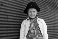 1948, Fortepan/Album038, girl, hat, smile, dotted dress, cardigan, shutter, Fortepan #186890