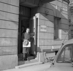 Magyarország, Budapest VII., Wesselényi utca 62. A Hevesi Sándor téri Magyar Színház művészbejárója. Ádám Ottó rendező, színházigazgató., 1962, Kotnyek Antal, Budapest, Fortepan #18700