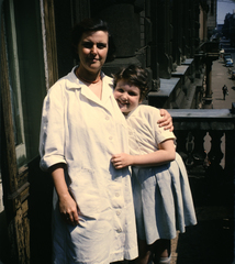 Hungary, Budapest VIII., Népszínház utca 12., kilátás a II. János Pál pápa (Köztársaság) tér felé., 1966, Markus Marianna, colorful, Budapest, woman, girl, Fortepan #187033