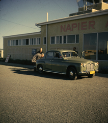 Új-Zéland, Napier, Hawke's Bay repülőtér., 1962, Markus Marianna, Magyar Gábor, színes, rendszám, automobil, repülőtér, Fortepan #187044