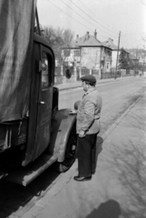 Magyarország, Budapest II., Volkmann utca a Pasaréti út felé nézve, háttérben a 8. és 10. számú ház. A kép forrását kérjük így adja meg: Fortepan / Budapest Főváros Levéltára. Levéltári jelzet: HU.BFL.XV.19.c.10, 1965, Budapest Főváros Levéltára / BRFK helyszínelési fényképei, BRFK Hivatala Bűnügyi Technikai Osztály, Budapest, Fortepan #187279