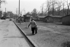 Magyarország, Budapest II., Szilágyi Erzsébet fasor, a Budagyöngye piac bódésora, balra a Házmán utca torkolata. A kép forrását kérjük így adja meg: Fortepan / Budapest Főváros Levéltára. Levéltári jelzet: HU.BFL.XV.19.c.10, 1965, Budapest Főváros Levéltára / BRFK helyszínelési fényképei, BRFK Hivatala Bűnügyi Technikai Osztály, Budapest, Fortepan #187280