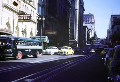 Amerikai Egyesült Államok, San Francisco,Kalifornia állam, Powell Street a Union Square felől a Sutter Street felé nézve., 1956, Haas Lajos dr, színes, utcakép, sínpálya, Fortepan #187356