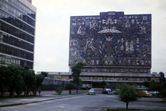 Mexikó, Mexikóváros, a Mexikói Autonóm Nemzeti Egyetem (UNAM) Központi Könyvtára., 1956, Haas Lajos dr, színes, középület, modern építészet, Fortepan #187358