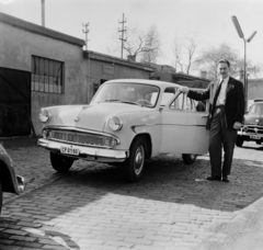 Magyarország, Budapest XX., Helsinki (Dózsa György) út 108., benzinkút a Torontál utca torkolatával szemben., 1962, Fortepan/Album018, Moszkvics 407, Budapest, Fortepan #187367