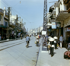 Vietnám, Hanoi, Hang Dao utca a Cau Go felől., 1962, Fortepan/Album018, színes, kerékpár, Fortepan #187376