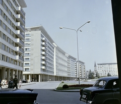 Románia, Bukarest, a Strada Ion Câmpineanu (13 Decembrie) blokkházai, háttérben a Strada Luterană torkolata és az evangélikus templom., 1964, Fortepan/Album018, színes, Fortepan #187388