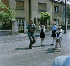 Magyarország, Győr, a felvétel a Liezen-Mayer utca 43. számú ház előtt készült., 1960, Fortepan/Album018, színes, gyűjtemény, fotózás, fényképezőgép, Fortepan #187401