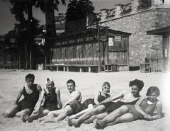 Magyarország, Sopron, Tómalom, Strandfürdő, a fák mögött fenn a Strandszálló., 1929, Hirschler Károly, Fortepan #187548