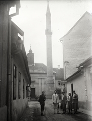 Magyarország, Eger, a Minaret a Torony utcából nézve, háttérben a Szent Sebestyén vértanú templom (volt Irgalmasok temploma)., 1931, Hirschler Károly, Fortepan #187564