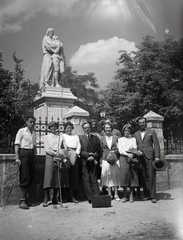 Magyarország, Budaörs, Templom tér, I. világháborús emlékmű Pásztor János, 1925.)., 1937, Hirschler Károly, Fortepan #187587