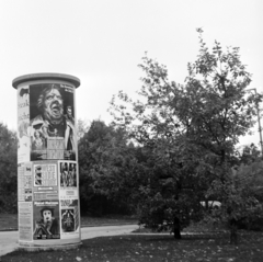 Németország, München, 1988, Szalay Béla, park, hirdetőoszlop, Fortepan #187621