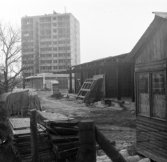 Magyarország, Budapest XXII., Nagytétényi út, a háttérben a Nagytétényi út 262. számú panelház építkezése., 1975, Szalay Béla, Budapest, Fortepan #187742