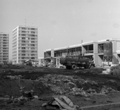 Magyarország, Budapest XXII., Leányka utca, jobbra a Leányka óvoda építkezése., 1975, Szalay Béla, Budapest, Fortepan #187744