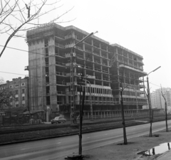 Magyarország, Budapest XI., Október huszonharmadika (Schönherz Zoltán) utca, az Országos Kőolaj- és Gázipari Tröszt (OKGT) épülő irodaháza., 1973, Szalay Béla, Budapest, Fortepan #187756