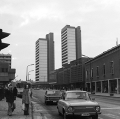 Magyarország, Salgótarján, Rákóczi út, szemben a garzonházak., 1979, Szalay Béla, Fortepan #187803