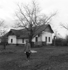 Hungary, Hódmezővásárhely, Szentkirály tanya, a tanyáról hajnalban iskolába induló diák., 1976, Szalay Béla, Fortepan #187874